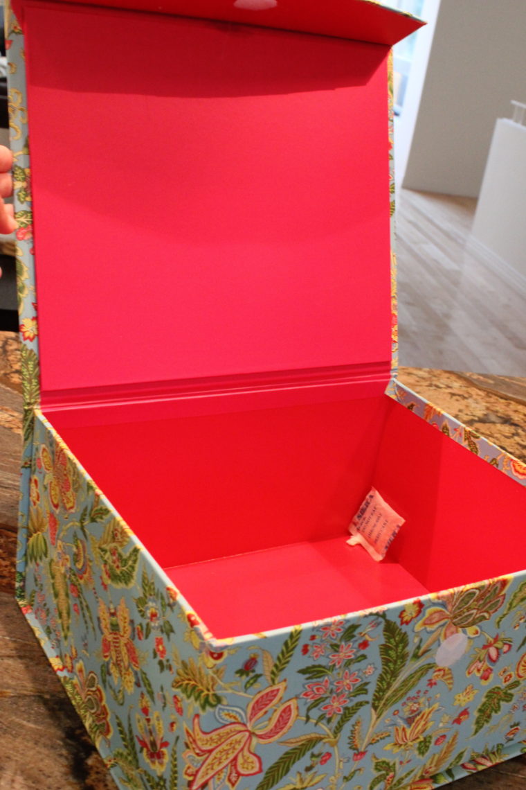 Red lining inside of box
