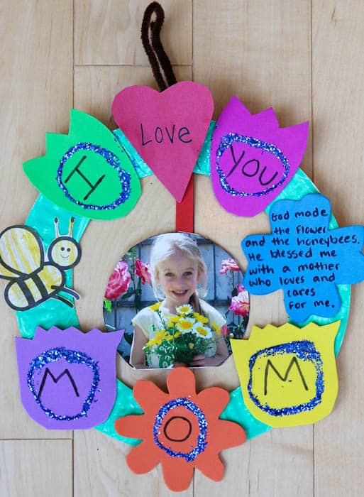 Mother's day circle: I love you, God made the flower and the honeybees and He blessed me with a mother who loves and cares for me. Pictures of Skylar in the middle