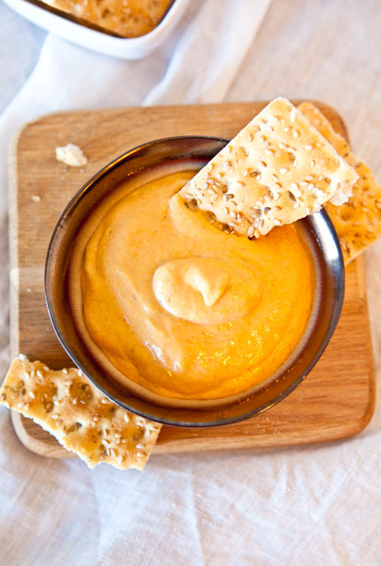 Caramel Pumpkin Whip Dip with crackers in it