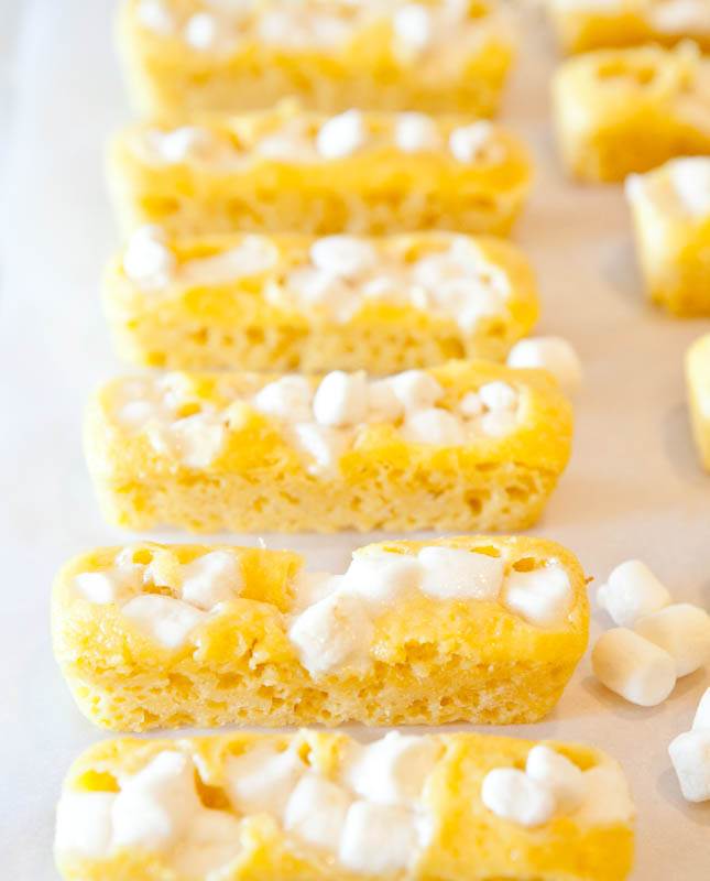 Stacks of twinkies with marshmallows