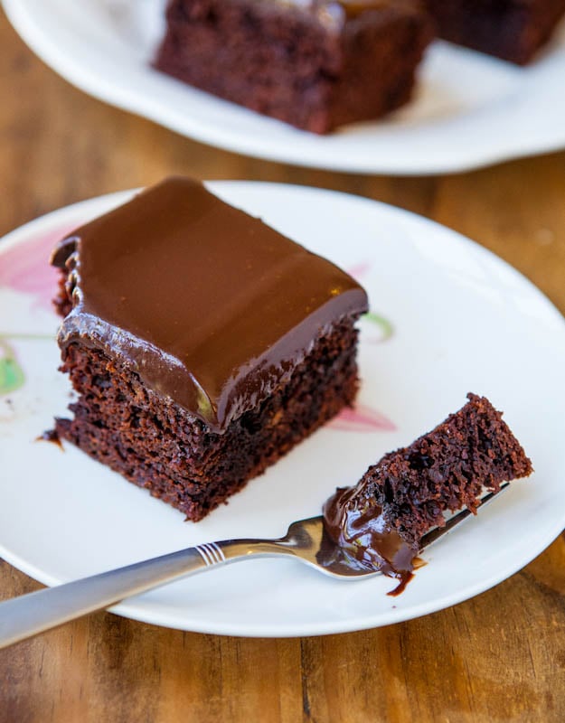 The Best Homemade Chocolate Ganache Cake — This truly is the best homemade chocolate cake EVER. It's topped with a smooth chocolate ganache frosting, and it requires just 10 minutes of hands on prep!