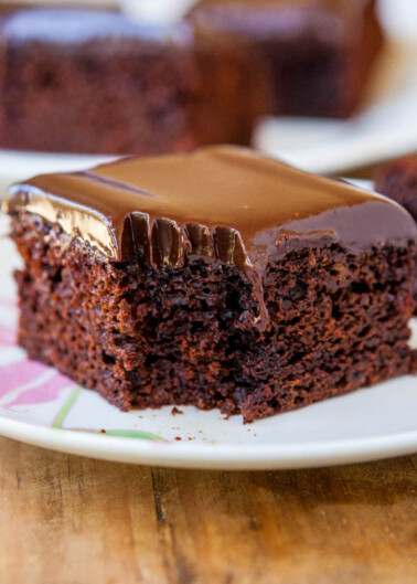 The Best Chocolate Cake With Chocolate Ganache