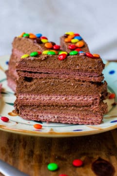Frozen Chocolate Pudding and Wafer Cake