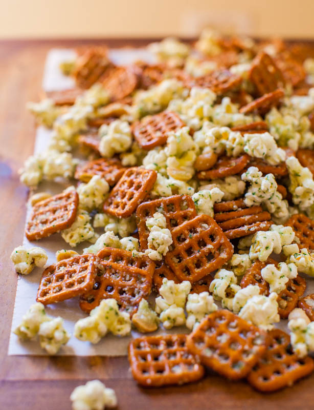 Parmesan Ranch Snack Mix - Pretzels, peanuts & popcorn tossed with ranch mix! Ready in 5 mins & so addictively good!