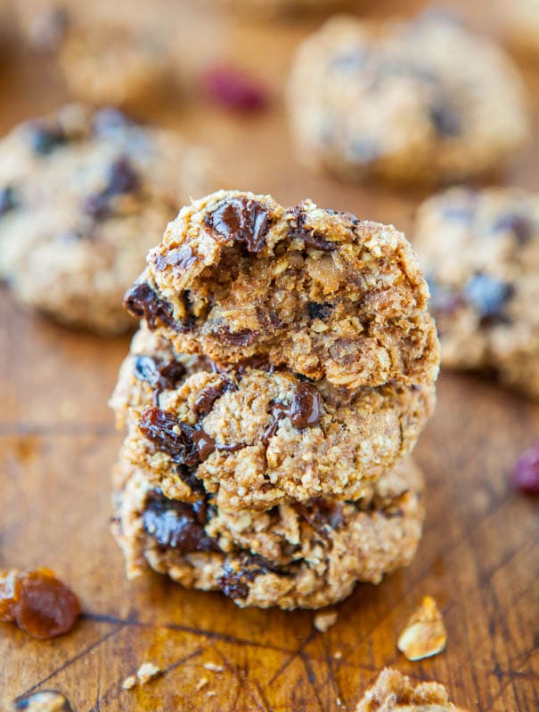 Healthy Oatmeal Chocolate Chip Miracle Cookies (vegan, GF) - NO Butter, Oil, Eggs, Flour or Sugar! What a miracle! (finally a healthy cookie that tastes great!)