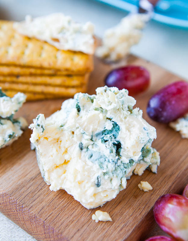 Mini Blue Cheese Quiche in Phyllo Cups averiecooks.com