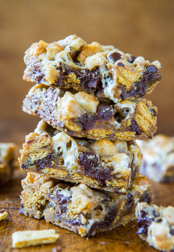 Soft and Gooey Loaded Smores Bars - Fast and Easy Recipe at averiecooks.com