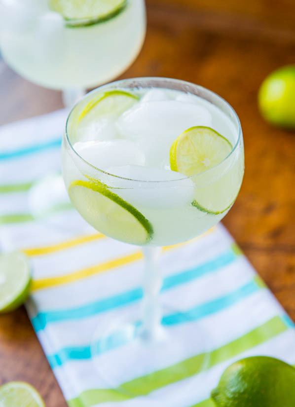 5-Calorie Raspberry Lime Margarita Fizz (non-alcoholic) - Easy Recipe at averiecooks.com