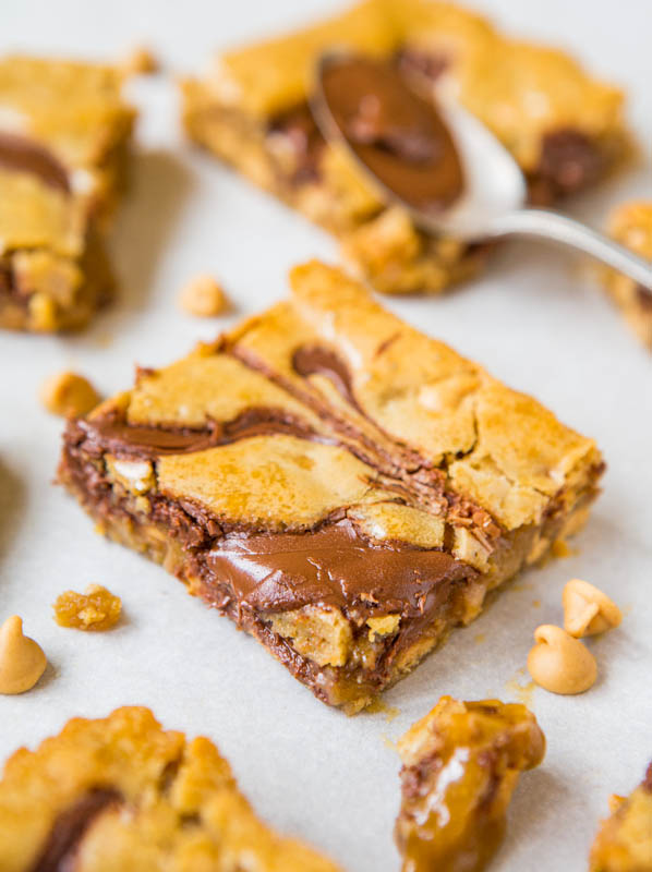Nutella-Swirled Peanut Butter Chip Blondies - Easy One-Bowl No-Mixer Recipe at averiecooks.com