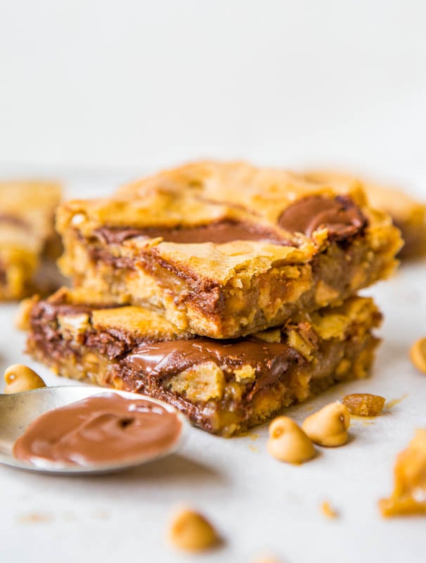 Nutella-Swirled Peanut Butter Chip Blondies - Easy One-Bowl No-Mixer Recipe at averiecooks.com