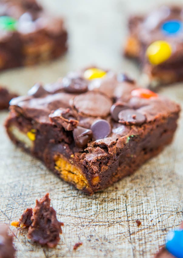 Loaded Fudgy Candy Bar Brownies - Fast, Easy, No-Mixer Recipe at averiecooks.com