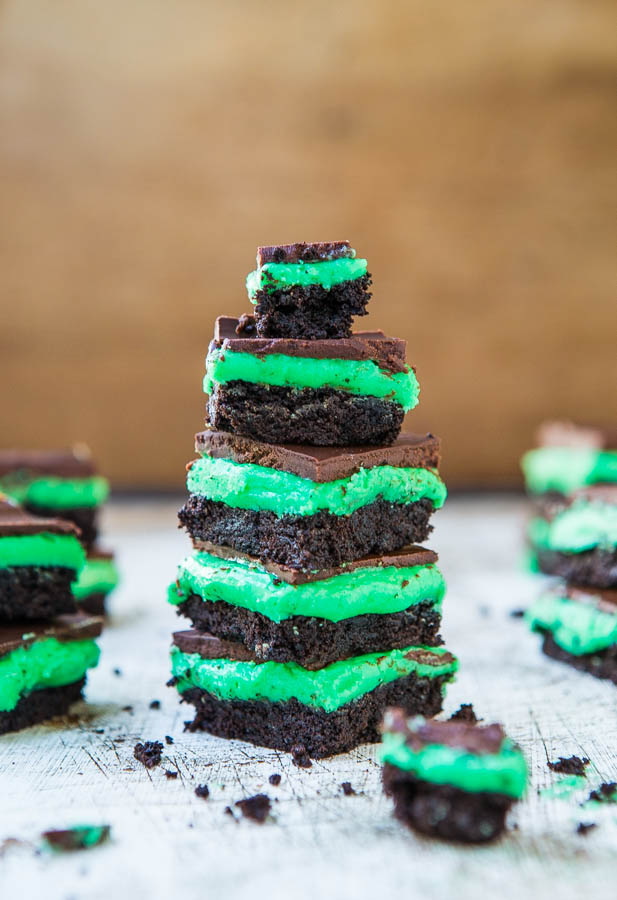 Creme de Menthe Bars - A classic holiday treat that everyone loves! Easy recipe at averiecooks.com