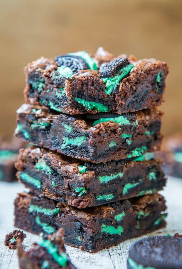 Loaded Mint Chocolate Brownies — Easy, no-mixer mint chocolate brownies that are packed with mint Oreos! Mint + chocolate is a winning combo every time! 
