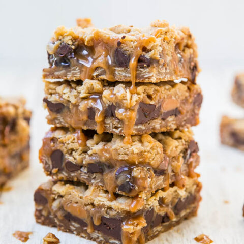 Carmelitas are a no-mixer, layered bar, and the crust and topping are made with the same buttery, brown sugar, vanilla-infused oatmeal and flour mixture. In the middle there’s chocolate and caramel sauce.