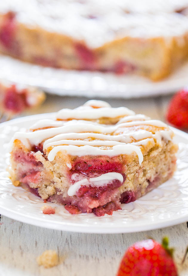 Soft & Fluffy Strawberry Banana Cake — This cake is so soft, moist, fluffy! It's packed with creamy bananas and sweet strawberries. It’s such a rich, flavorful cake! 
