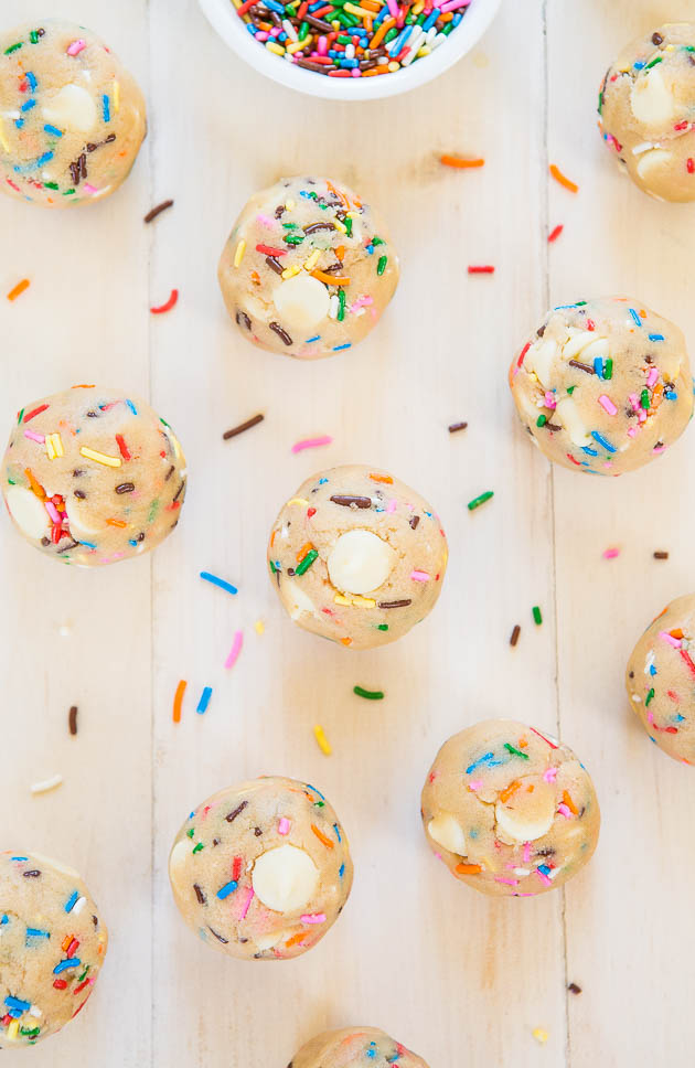 Funfetti Cookie Dough Balls - For those of us who love raw dough almost more than baked cookies, this is safe-to-eat and so darn good!
