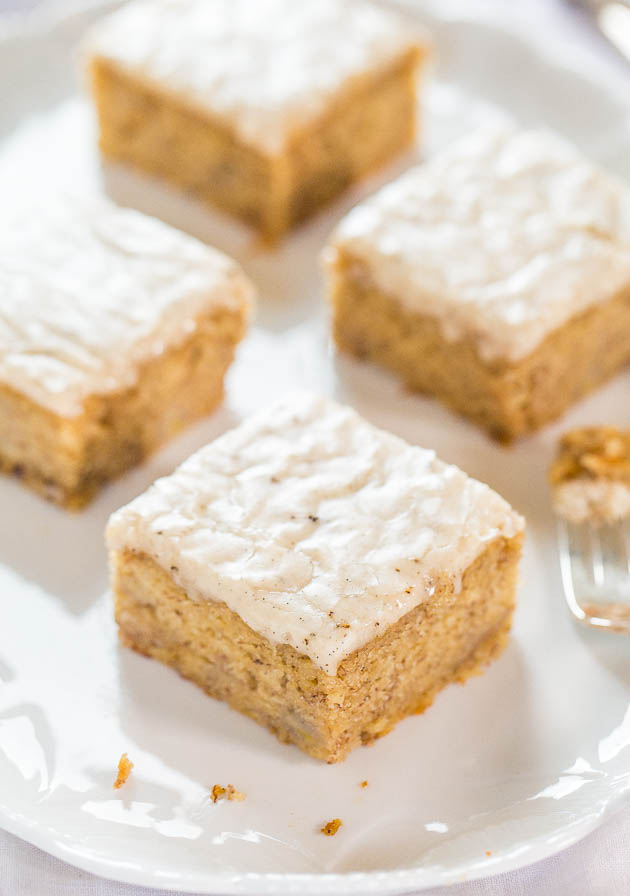 Banana Bread Bars with Vanilla Bean Browned Butter Glaze - Banana bread in bar form with a glaze that soaks in and is just so.darn.good!!!