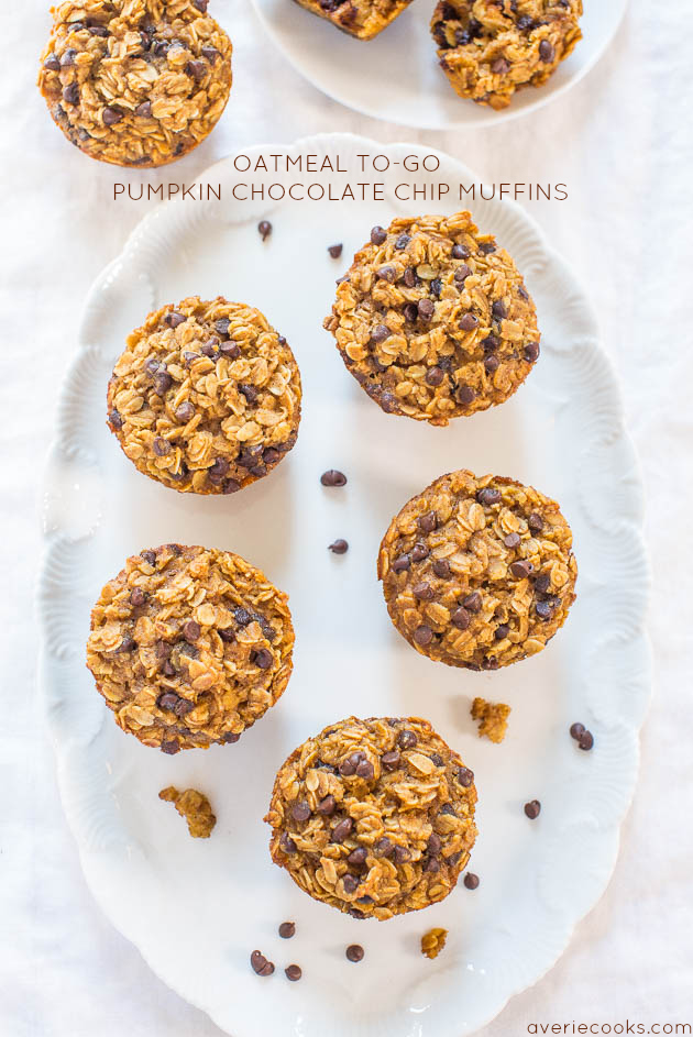 Oatmeal To-Go Pumpkin Chocolate Chip Muffins - Like having a bowl of warm pumpkin oatmeal in portable muffin form!! Fast and easy!