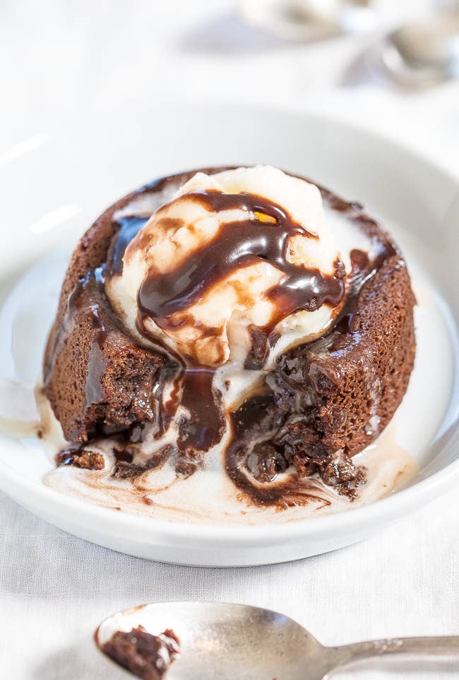 The Best and The Easiest Molten Chocolate Lava Cakes - One bowl, no mixer, so easy! The warm, gooey, fudgy chocolate center is heavenly! Better than any restaurant versions! Best chocolate cake EVER!!