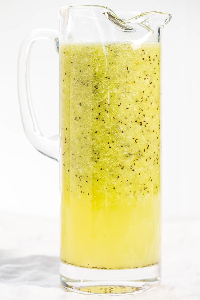Kiwi Agua Fresca - Refreshing, healthy, naturally sweet, so easy and ready in 30 seconds!! It'll be your new favorite drink!!
