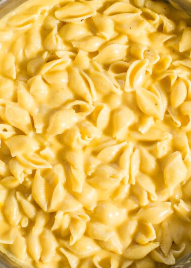 A dish of creamy macaroni and cheese.