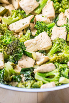 Easy 15-Minute Ranch Chicken and Vegetable Skillet