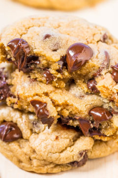Mrs. Fields Chocolate Chip Cookies {Copycat}