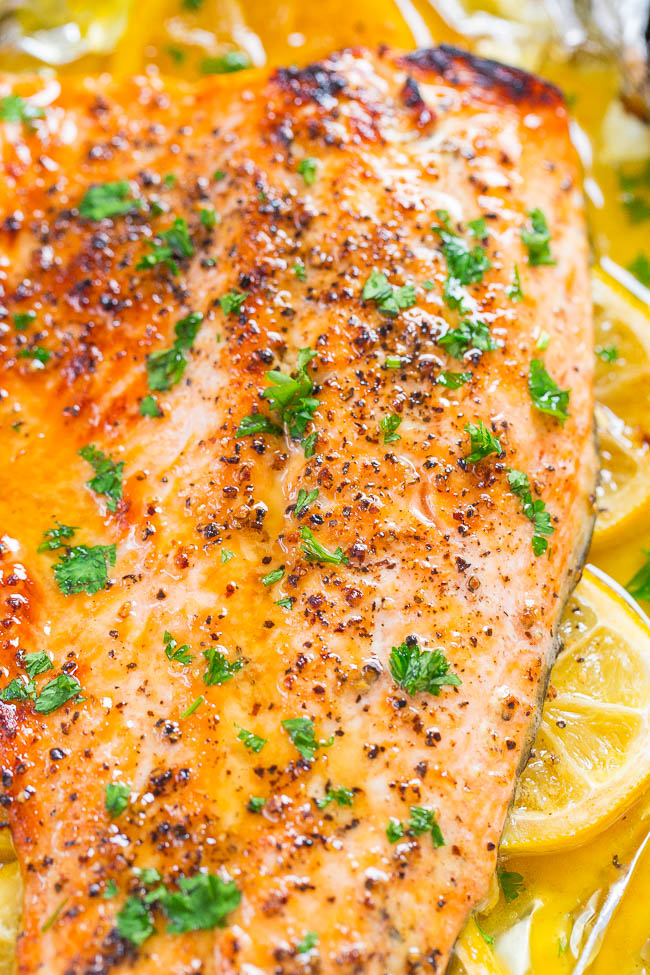 baked salmon with lemon slices