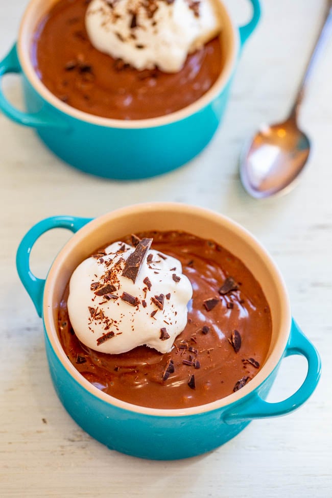 Easy Chocolate Pots de Crème - No-bake, no-cook, and made in a blender in 5 minutes!! The PERFECT dessert! Rich, decadent, a chocolate lover's dream, perfect for special occasions, and guaranteed to impress!!