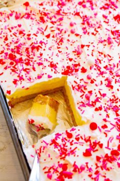 Valentine’s Day Vanilla Pudding Sugar Cookie Bars