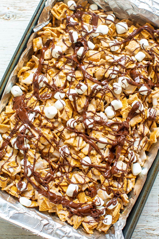 Smores Bars - SO EASY, NO-BAKE, just FOUR ingredients, and ready in FIVE minutes!! It doesn't get any better than that and no campfire required! A hit with kids and adults at parties, potlucks, and picnics!!