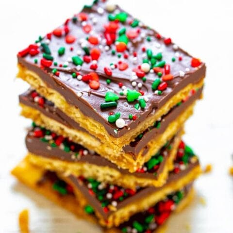 Christmas Crack - A highly addictive, salty-sweet, crunchy, EASY Christmas treat that's IRRESISTIBLE!! Great for gifts and cookie exchanges because it stays fresh and everyone LOVES IT!!