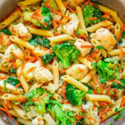 15-Minute Cheesy Chicken Pasta and Vegetables in a pot.