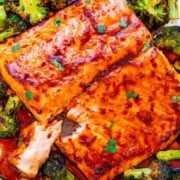 Sheet Pan Asian Salmon and Broccoli - An EASY recipe that only uses 7 ingredients, is ready in 20 minutes, and tastes way BETTER than salmon you'd get in a fancy restaurant!! IMPRESS your family and friends with this FOOLPROOF recipe!!