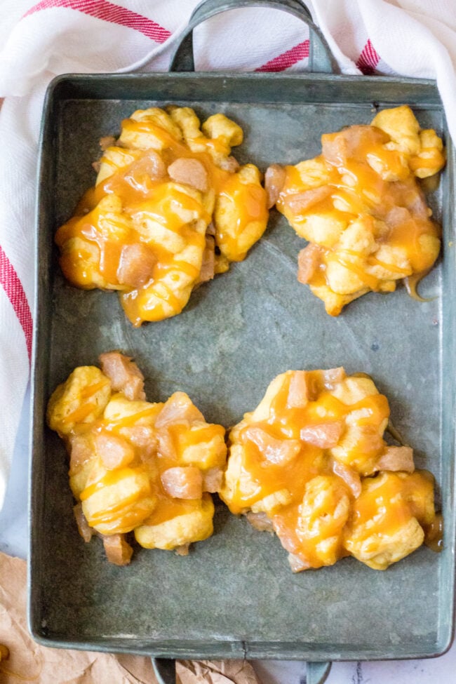 Baked Apple Fritters — Love the taste of apple fritters but don't want the calories or hassle that comes with frying them? Then these FAST and EASY baked apple fritters made with just four main ingredients are PERFECT!!