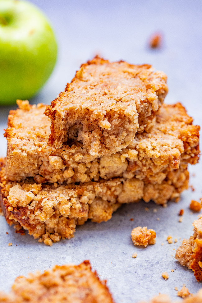 Apple Pie Bread with Streusel Topping — If you like apple crumble pie, you're going to love this EASY no-mixer apple pie bread!! Soft, tender, moist bread with the contrast of the slightly crunchy crumble topping is PERFECT! Great for breakfast, brunch, snacks, or dessert!!