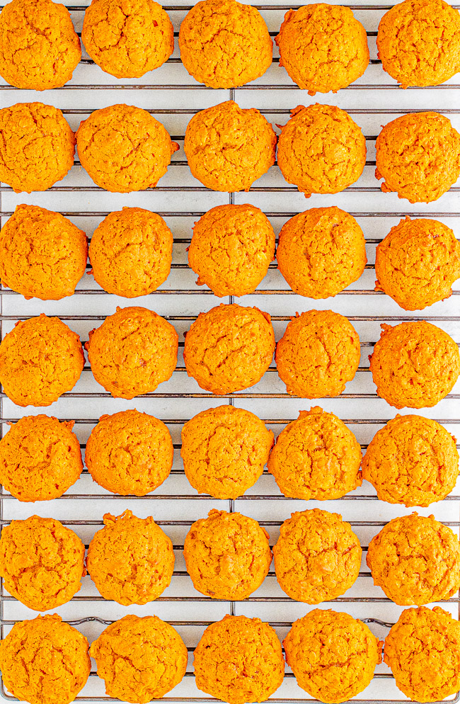 Iced Pumpkin Oatmeal Cookies - Soft and pillowy pumpkin cookies that are chock full of pumpkin spice and everything nice! The icing takes these cookies over the top. An EASY pumpkin oatmeal cookie recipe that does NOT require any dough chilling, making these a FAST treat to whip up!