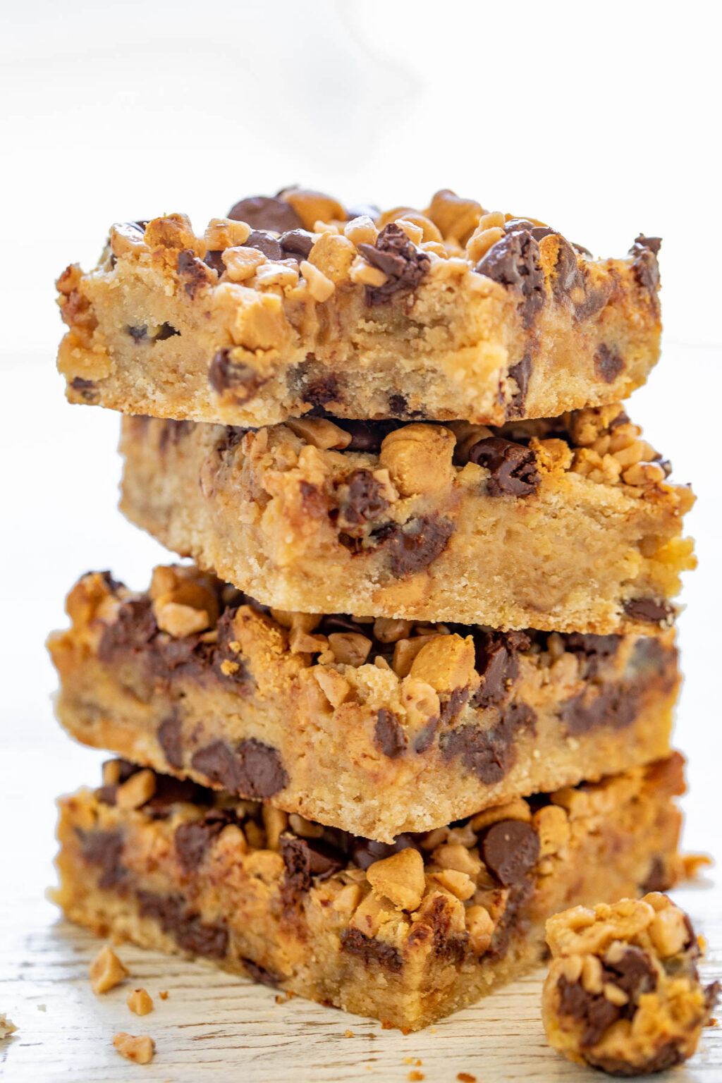 Peanut Butter Chocolate Chip Toffee Bars - Averie Cooks