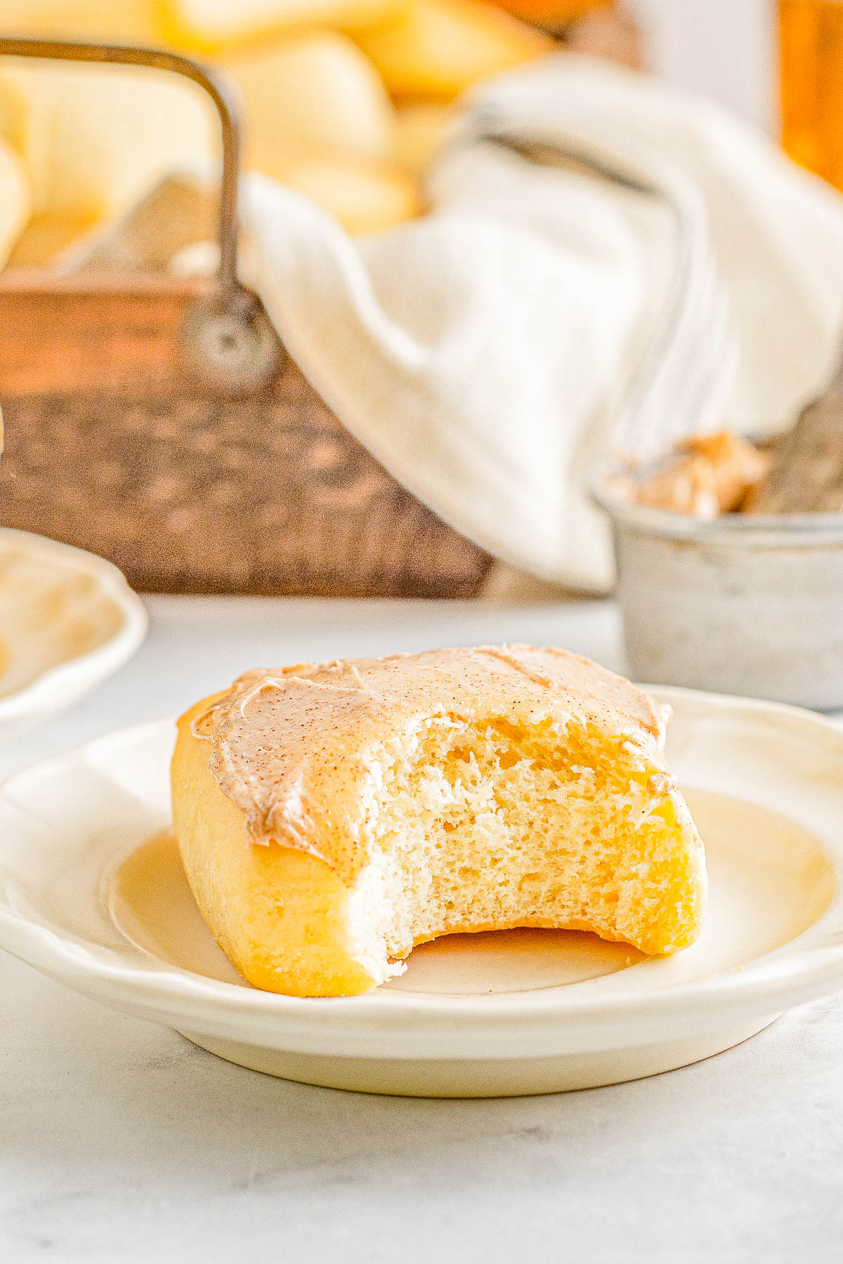 Texas Roadhouse Rolls - Soft, buttery, fluffy, and light this easy COPYCAT recipe for Texas Roadhouse rolls with cinnamon honey butter is INCREDIBLE! Perfect for family gatherings, holiday meals, or anytime you're craving warm homemade dinner rolls! An approachable recipe even for those who have never made dinner rolls and are novices.