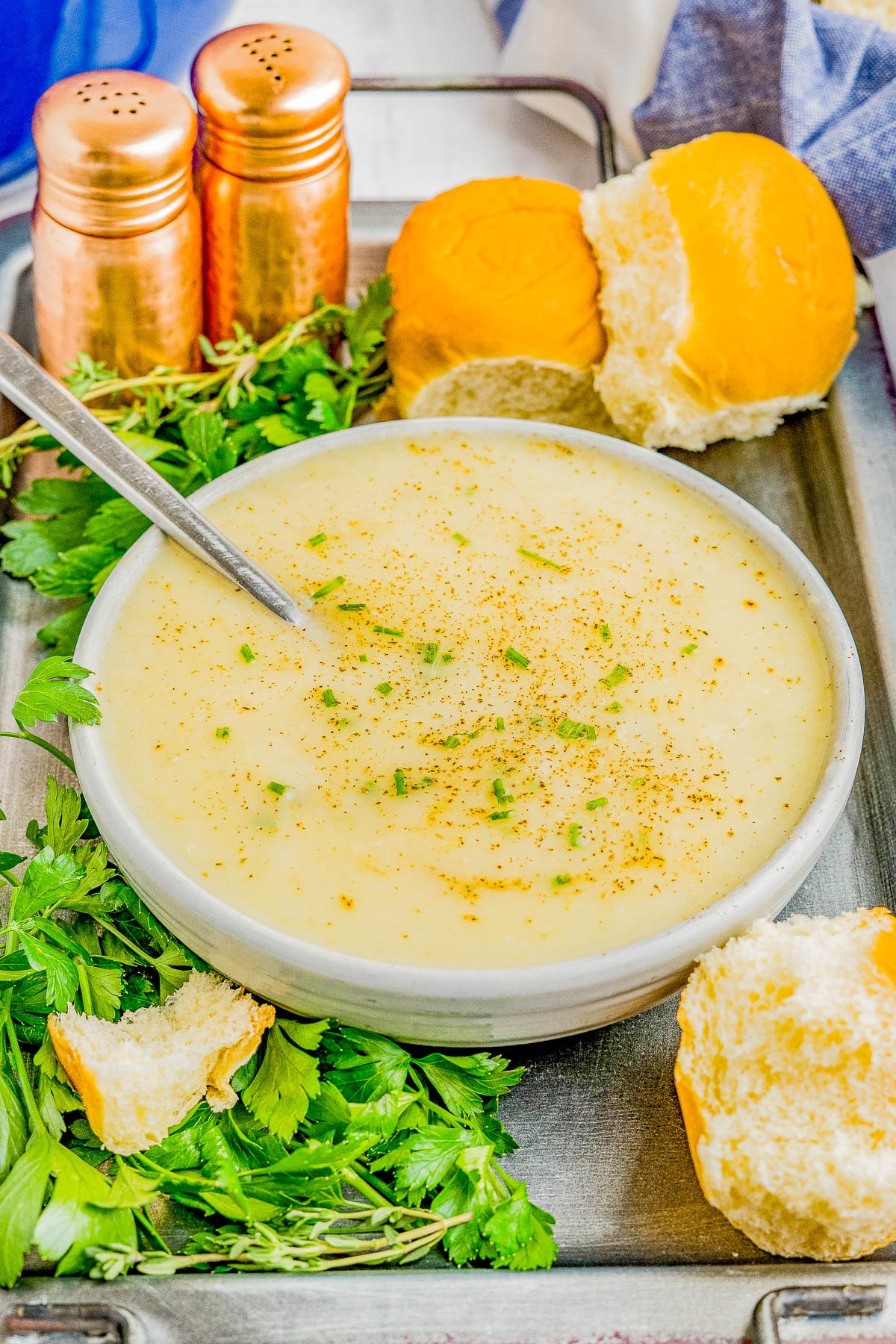 Easy Potato Leek Soup - Learn how to make this classic soup recipe that's ready in 30 minutes! Made in one pot with simple ingredients. A hearty comfort food soup that's just creamy enough without being too heavy. A crowd-favorite recipe for the BEST and EASIEST potato leek soup!