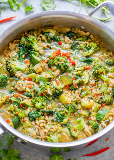 Ground Chicken Green Thai Curry - 💚 Skip takeout and make this EASY, one-skillet green curry with ground chicken and an array of healthy vegetables! Ready in under 30 minutes, great for busy weeknights, and tastes BETTER than from a Thai restaurant! Healthy yet hearty comfort food that tastes AMAZING and is naturally gluten-free.