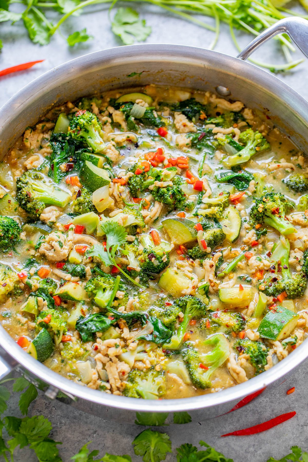 Ground Chicken Green Thai Curry - 💚 Skip takeout and make this EASY, one-skillet green curry with ground chicken and an array of healthy vegetables! Ready in under 30 minutes, great for busy weeknights, and tastes BETTER than from a Thai restaurant! Healthy yet hearty comfort food that tastes AMAZING and is naturally gluten-free.