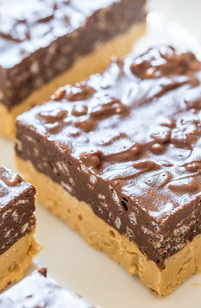 Chocolate Peanut Butter Fudge Bars - Can't decide if you want PB or chocolate? Make these easy no-bake bars! Chocolate + PB is sooo irresistible!!