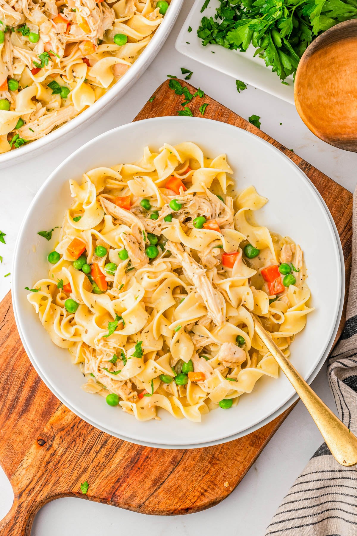 Slow Cooker Chicken and Noodles